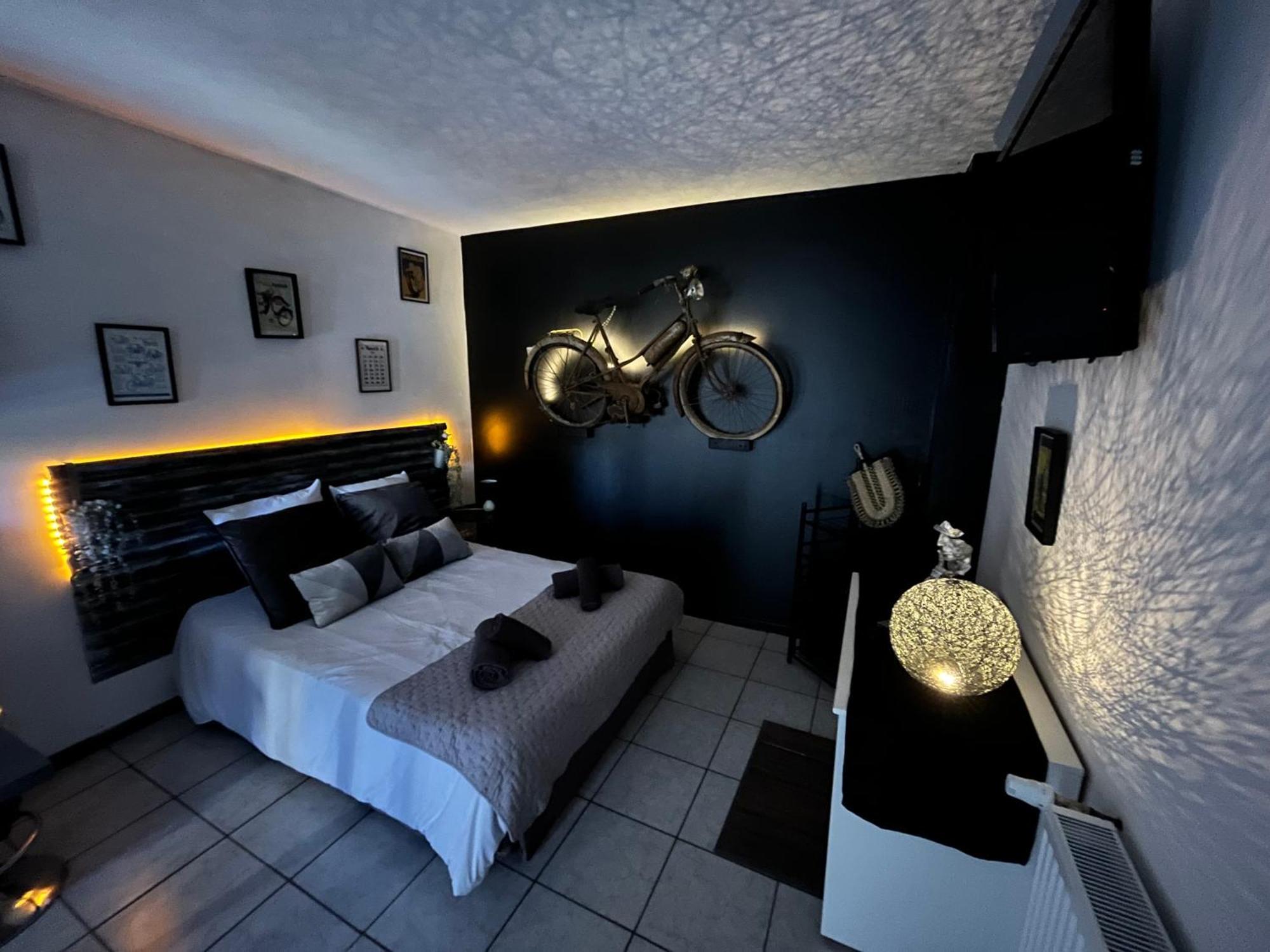 "Le Maloya" Chalets Independants -Chambre Balneo - Relais Motards Лакон Экстерьер фото